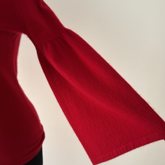 Cashmere sweater by Design history - Picture 2 of 4